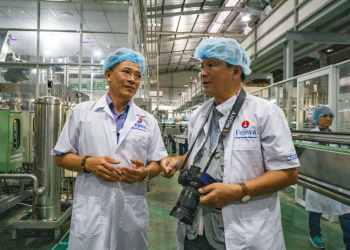 Hội Nhiếp ảnh TP.HCM (Đơn vị đồng hành Viện IMRIC, Viện IRLPIE) tổ chức cho hội viên tham quan nhà máy Fujiwa
