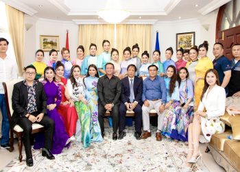 Đoàn doanh nhân cuộc thi Hoa hậu Doanh nhân Á – Âu 2022 đến thăm Đại sứ quán Việt Nam tại Dubai, các Tiểu Vương Quốc Ả Rập Thống Nhất