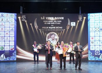 Ông Phan Mạnh Hùng – CEO Cty Ruviteks (LB Nga) vinh dự được Viện IMRIC, Viện IRLPIE vinh danh “Doanh nhân tài năng hội nhập quốc tế” lần I 2022