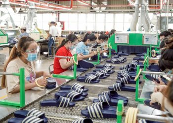 Ông Hồ Minh Sơn – Chủ tịch HĐQL Viện IRLIE thông tin với VOV-TPHCM về việc thiếu vốn khiến nhiều DN “vay đại, vay nóng” qua lúc khó khăn
