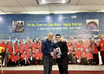Viện Nghiên cứu Chính sách pháp luật&Kinh tế hội nhập (IRLIE) tham quan triển lãm ảnh về đội phá bom mìn Quảng Trị và cựu tù Côn Đảo của NSNA Nguyễn Á