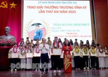 Bến Tre vinh danh và trao giải thưởng Trương Vĩnh Ký cho 73 học sinh