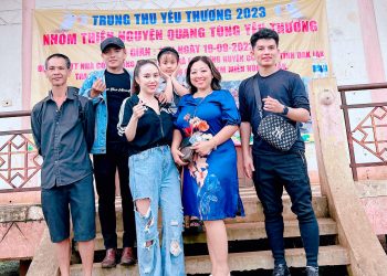 Ca sĩ Quang Tùng mang Tết Trung thu đến với trẻ em tỉnh Đắk Lắk