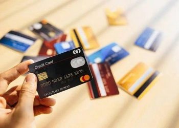 Án Nước ngoài-Luật Việt Nam: Ly kỳ vụ luật sư bịa chuyện bịbắt cóc và cướp thẻ tín dụng để phóng tay mua sắm.