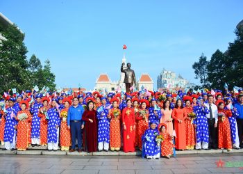 Lễ cưới tập thể cho 82 cặp đôi thanh niên tại TP Hồ Chí Minh