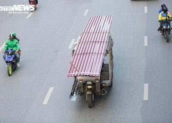 Xe tự chế chở tôn – sát nhân như kẻ say, sao CSGT làm ngơ?