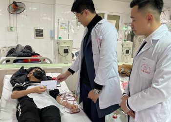  Viện IRLIE phối hợp Viện IRLIE đến thăm, tặng quà bệnh nhân nghèo Phan Trọng Nguyên sinh viên trường Đại học Y Hà Nội