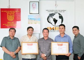 Ông Phan Mạnh Hùng – CEO Cty Mays Ruviteks (Liên bang nga) thăm và chúc Tết Viện IMRIC và Viện IRLIE