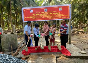 Viện IMRIC và Viện IRLIE phối hợp UBND xã Hưng Nhượng (Giồng Trôm – Bến Tre): Khởi công xây dựng nhà tình thương cho người nghèo