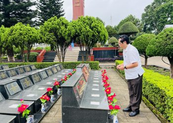 Hiệp hội Trang trại và Doanh nghiệp Nông nghiệp Việt Nam Khu vực Miền Trung Tây Nguyên Tổ Chức Lễ Viếng Liệt Sỹ và Đồng Chí Tổng bí thư Nguyễn Phú Trọng