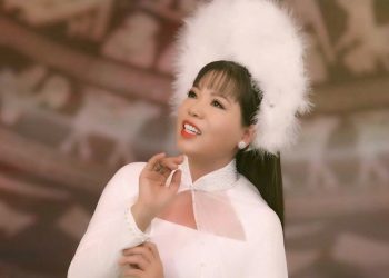 Cô giáo Thuý Hằng với tà áo dài duyên dáng trong ca khúc mới