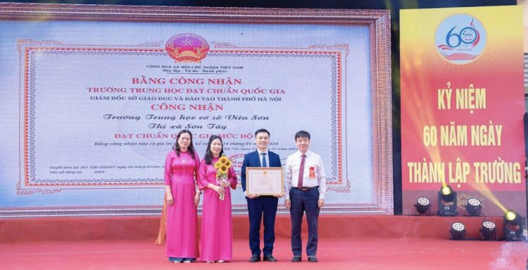 TRƯỜNG THCS VIÊN SƠN TỔ CHỨC TRỌNG THỂ KỶ NIỆM 60 NĂM THÀNH LẬP, ĐÓN NHẬN BẰNG CÔNG NHẬN TRƯỜNG CHUẨN QUỐC GIA