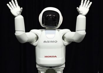 Năm 2024: Trải qua hơn 40 năm để robot đủ trưởng thành