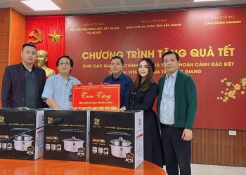 Hoa hậu Calgary Doanh nhân Việt Nam Toàn cầu trao tặng nhà tình nghĩa và quà tết cho các nạn nhân dioxin, gia đình chính sách tại Bắc Giang