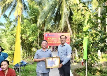 Ông Hồ Minh Sơn vinh dự tiếp tục đón nhận Bằng khen của Chủ tịch UBND tỉnh Bến Tre
