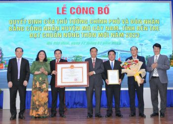 Công bố Quyết định của Thủ tướng Chính phủ công nhận huyện Mỏ Cày Nam đạt chuẩn nông thôn mới