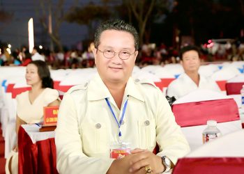 TS. Hồ Minh Sơn phân tích yếu tố pháp lý về việc vụ ‘1 viên kẹo bằng đĩa rau’ và vụ 2 người phụ nữ tạo dáng trên đường ray