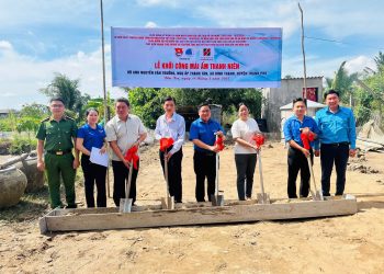 BẾN TRE: KHỞI CÔNG 02 “MÁI ẤM THANH NIÊN” THỰC HIỆN PHONG TRÀO THI ĐUA CHUNG TAY XOÁ NHÀ TẠM, NHÀ DỘT NÁT