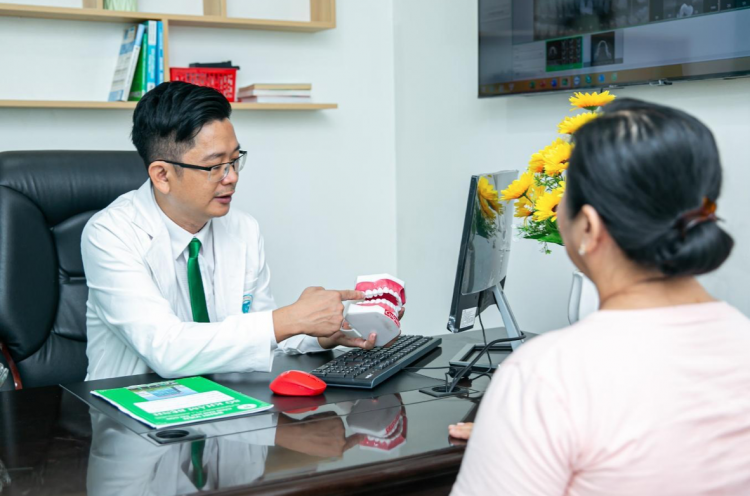 ThS.BS. Nguyễn Quang Tiến: Cao răng gây hệ luỵ gì, cách phòng tránh