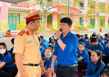 Trạm CSGT Đa Phước: Đẩy mạnh tuyên truyền an toàn giao thông cho đoàn viên, thanh niên – Trao trợ cấp học tập cho thiếu nhị bị ảnh hưởng bởi Covid -19