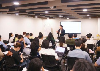 Tiến sĩ Hồ Hán Dân tham luận chuyên đề “Quản trị Chiến lược Doanh nghiệp – Startup MasterTrack 2025”