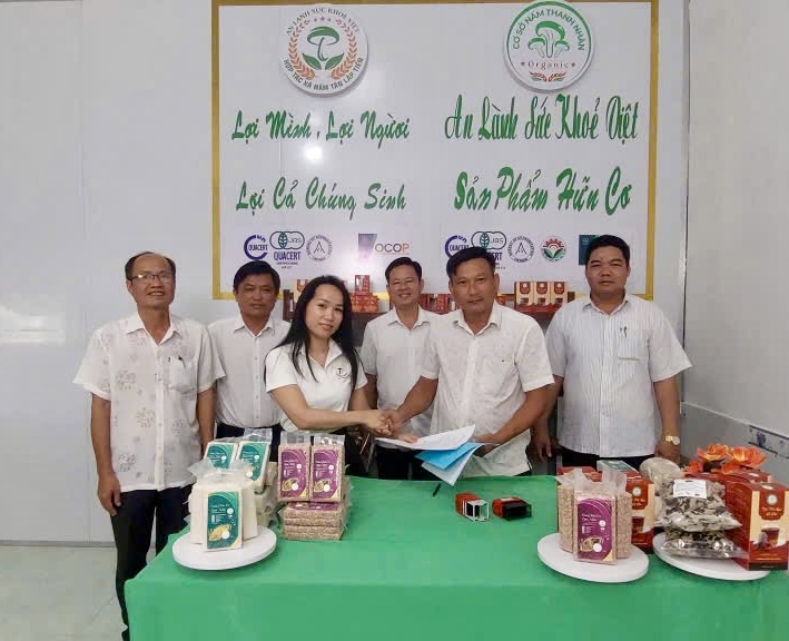 Lễ ký kết hợp tác phát triển bền vững ngành hàng gạo