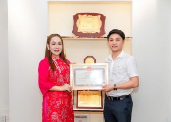 Doanh nhân Hồ Thị Thu Đông vinh dự nhận Bằng khen của Chủ tịch UBND tỉnh An Giang