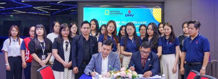 Trường Đại học Hùng Vương TP.HCM làm việc, ký kết hợp tác chiến lược với Tập đoàn Cengage Learning Asia Pte