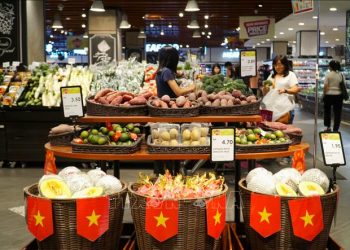 Huy động người Việt Nam ở nước ngoài giới thiệu, tiêu thụ sản phẩm, phát triển kênh phân phối hàng Việt Nam