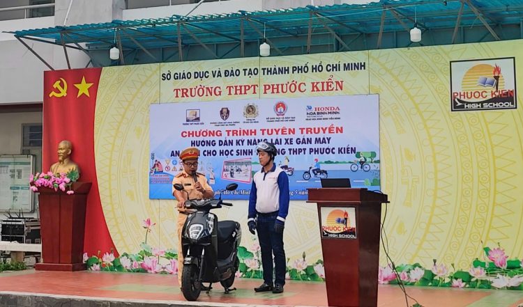 Tập huấn kỹ năng lái xe an toàn – Tuyên truyền Luật giao thông cho học sinh