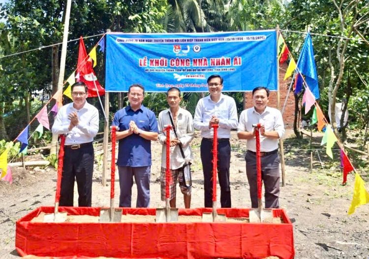Nhị Long (Vĩnh Long): Khởi công xây dựng nhà tình thương cho hộ ông Nguyễn Thành Tuân có hoàn cảnh đặc biệt khó khăn